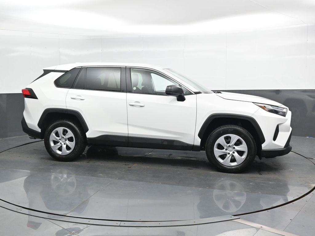 2024 Toyota RAV4 LE photo 2