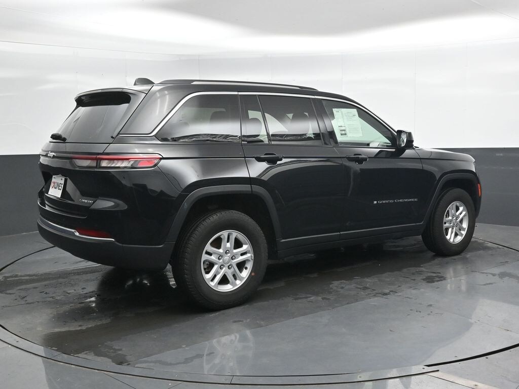 Used 2023 Jeep Grand Cherokee Laredo SUV