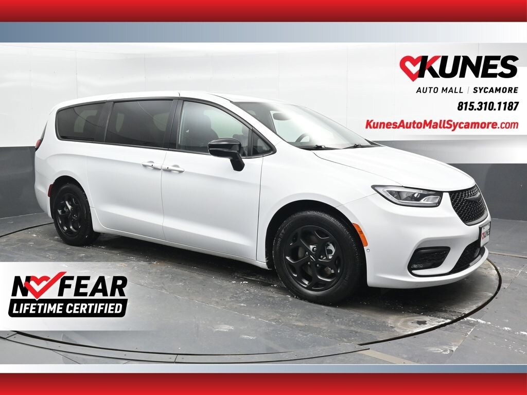 Used 2024 Chrysler Pacifica Plug-In Hybrid Select Van Passenger Van