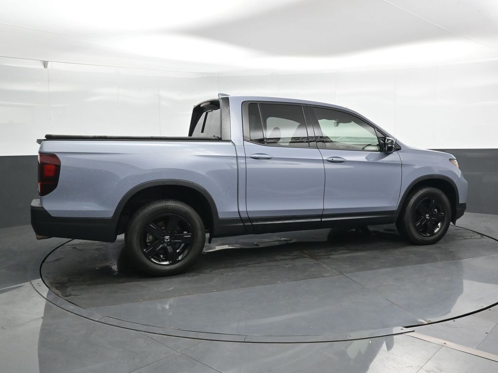 2022 Honda Ridgeline Black Edition photo 2