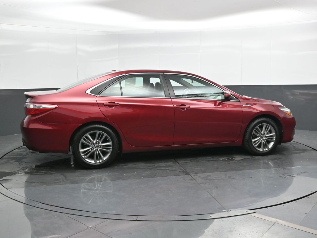 2015 Toyota Camry Hybrid SE photo 2