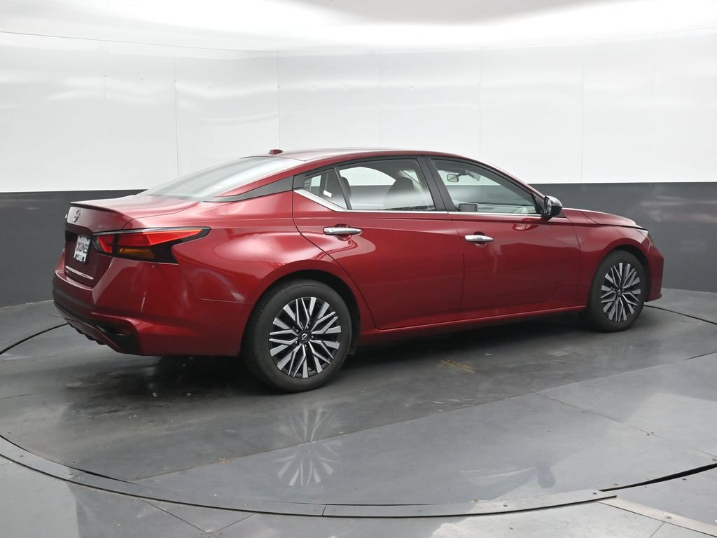 Used 2025 Nissan Altima SV Sedan