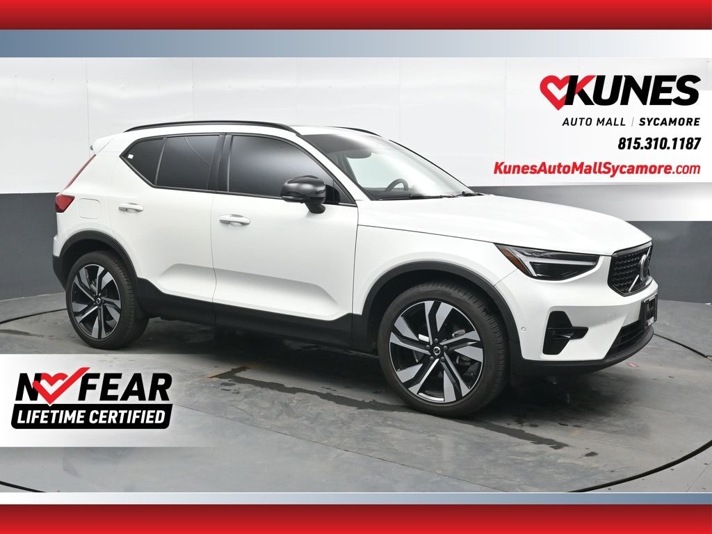 Used 2023 Volvo XC40 B5 AWD Ultimate Dark SUV