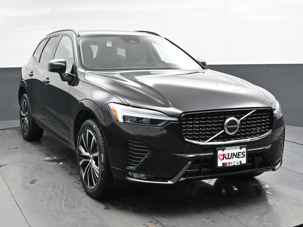 2025 Volvo XC60 B5 Plus photo 4