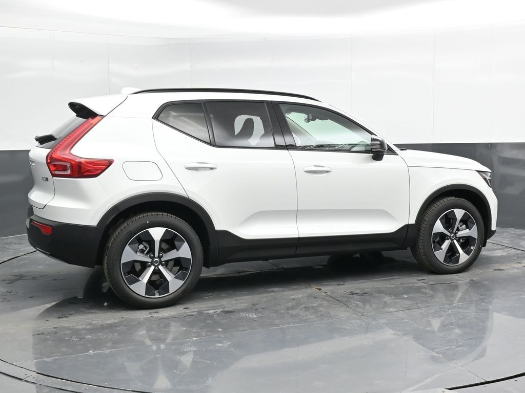 Used 2025 Volvo XC40 B5 Plus Dark Theme SUV