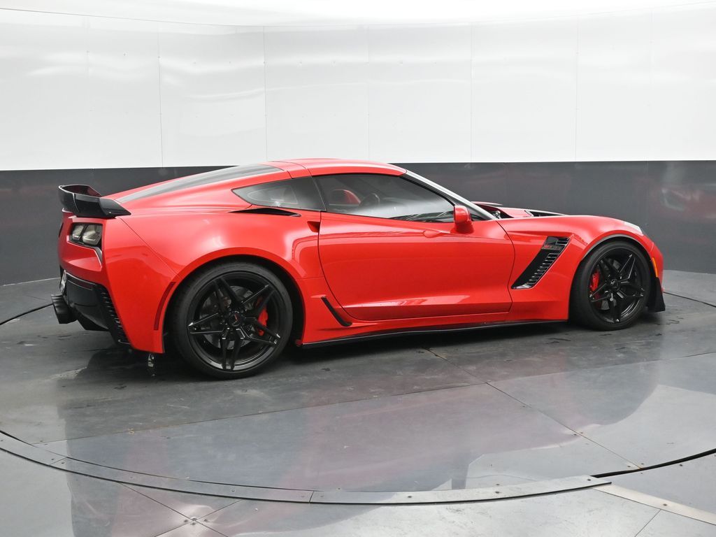 2015 Chevrolet Corvette Stingray 2LZ Z06 photo 2
