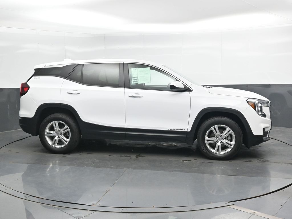 Used 2024 GMC Terrain SLE SUV