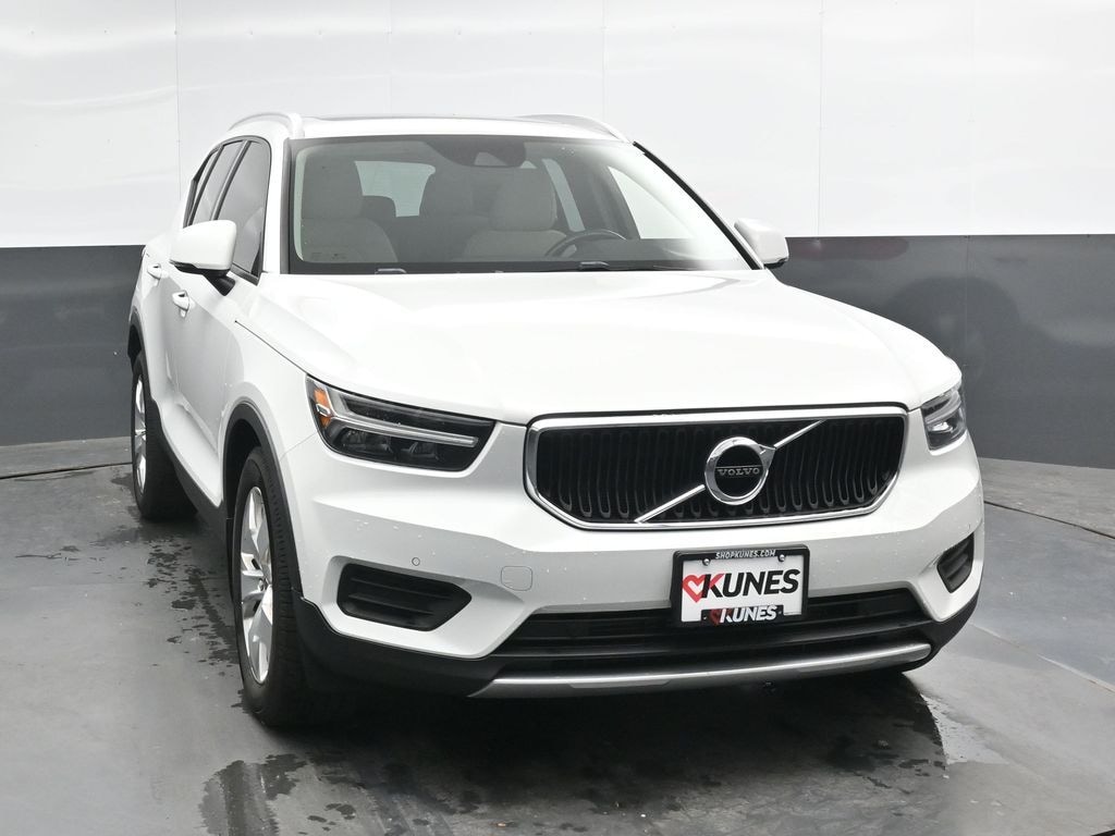 Used 2020 Volvo XC40 T5 Momentum SUV
