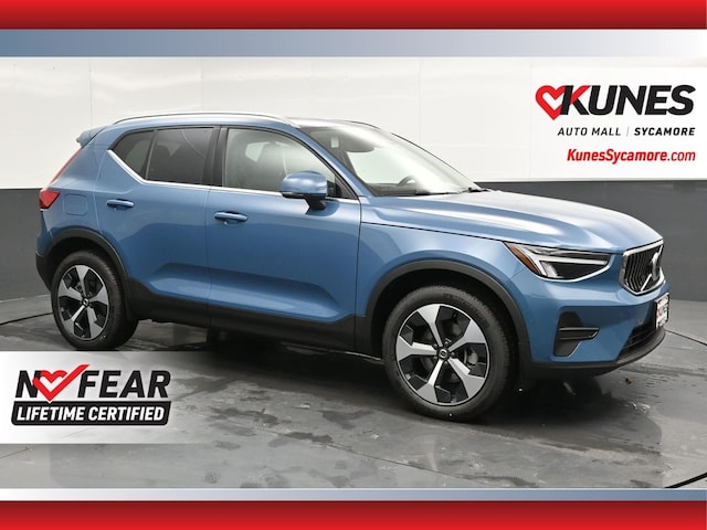 2025 Volvo XC40 B5 Core Bright Theme All-Wheel Drive SUV