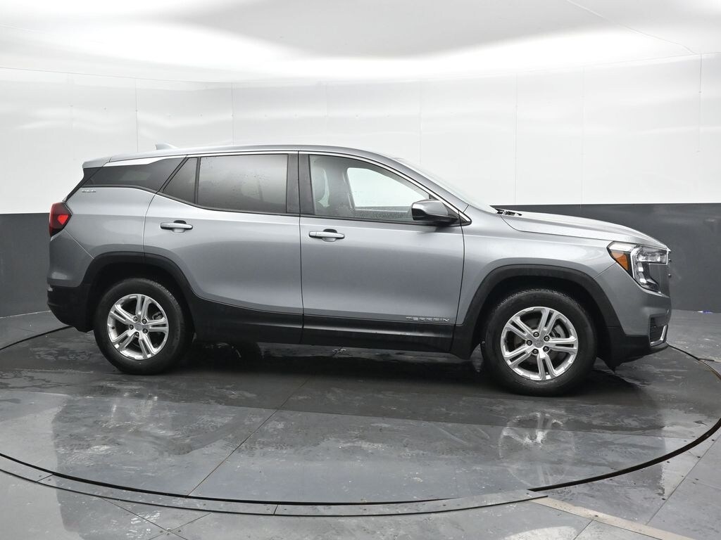 Used 2024 GMC Terrain SLE SUV