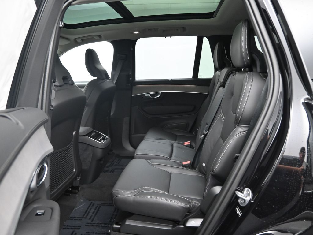 2026 Volvo XC90 Ultra - Photo 25