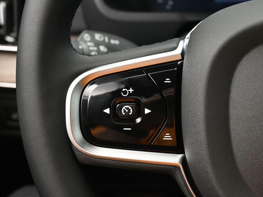 2026 Volvo XC90 Plus - Photo 11