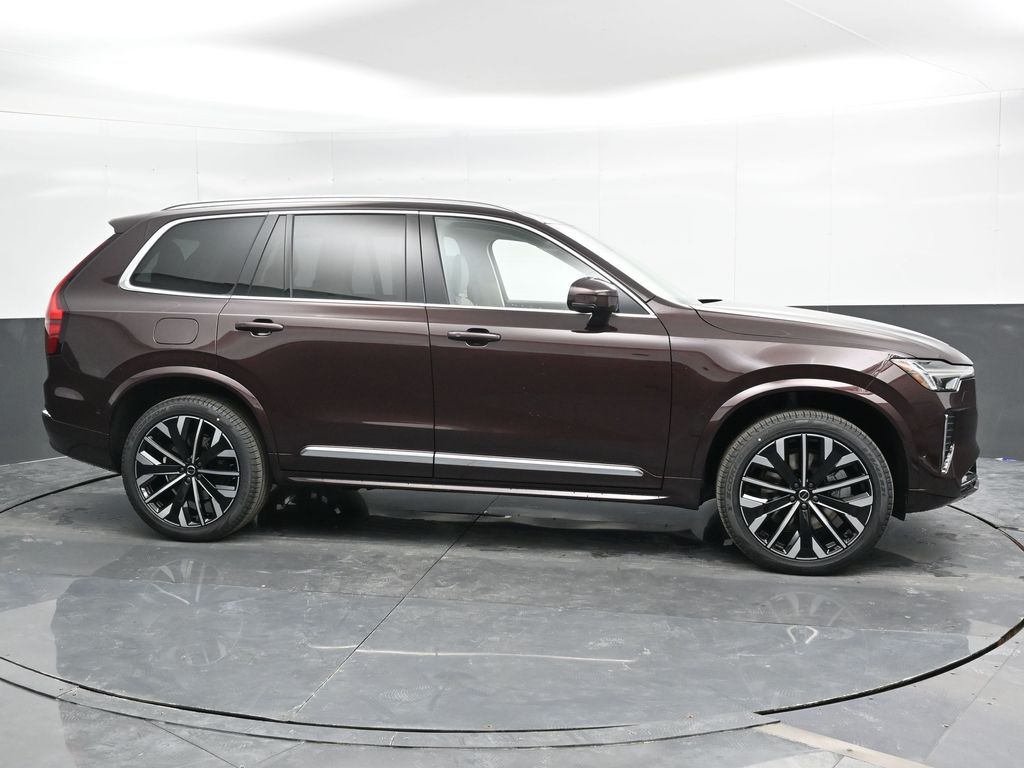 2025 Volvo XC90 T8 photo 3