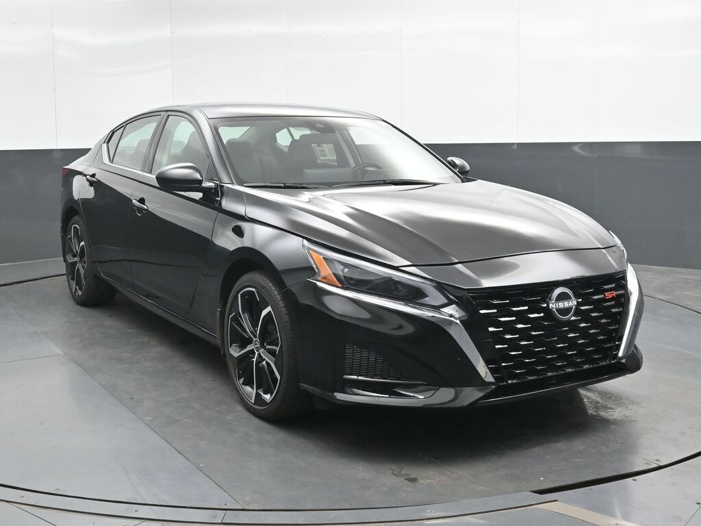 Used 2025 Nissan Altima SR Sedan