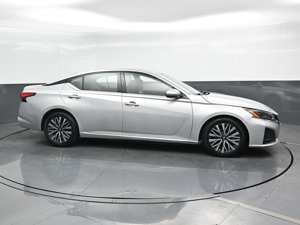 2023 Nissan Altima 2.5 SL photo 3