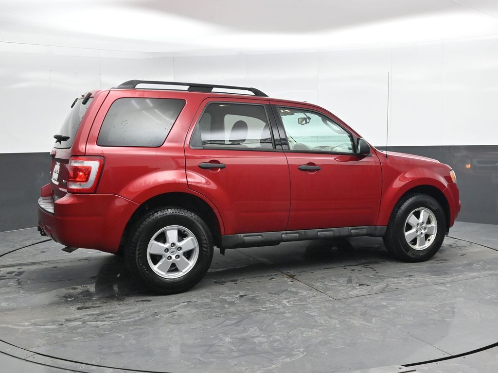 Used 2010 Ford Escape XLT with VIN 1FMCU9DG5AKC65950 for sale in Sycamore, IL