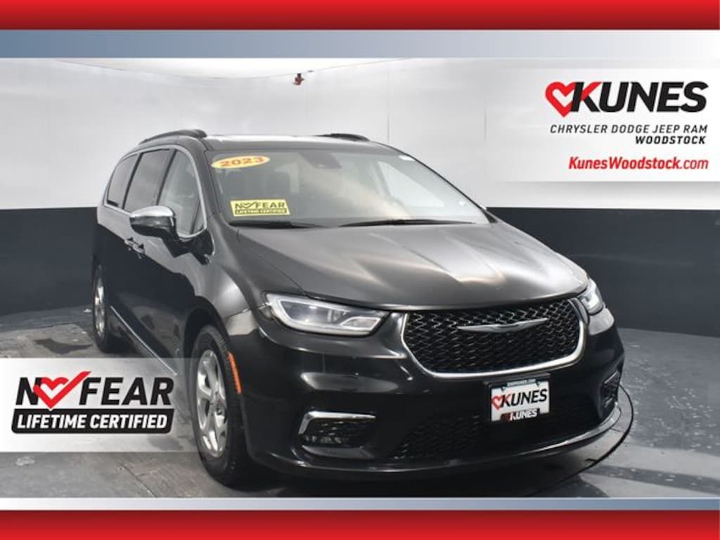 Used 2023 Chrysler Pacifica Limited Van Passenger Van