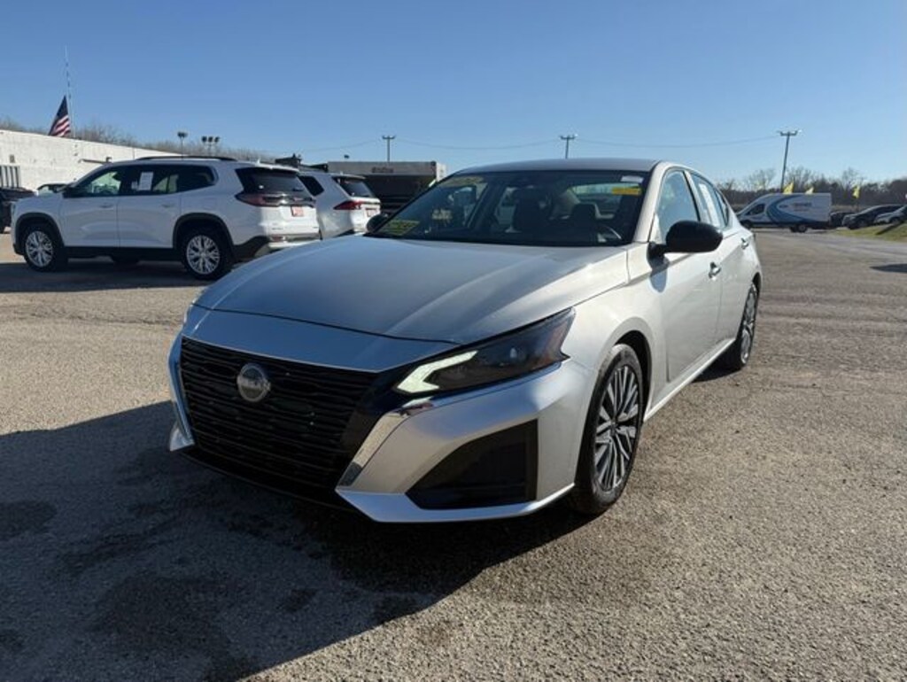 Used 2024 Nissan Altima 2.5 SV Sedan