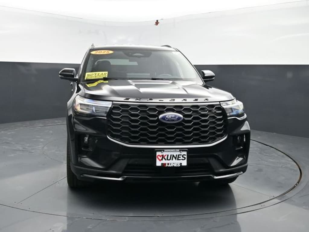 Used 2025 Ford Explorer ST-Line SUV