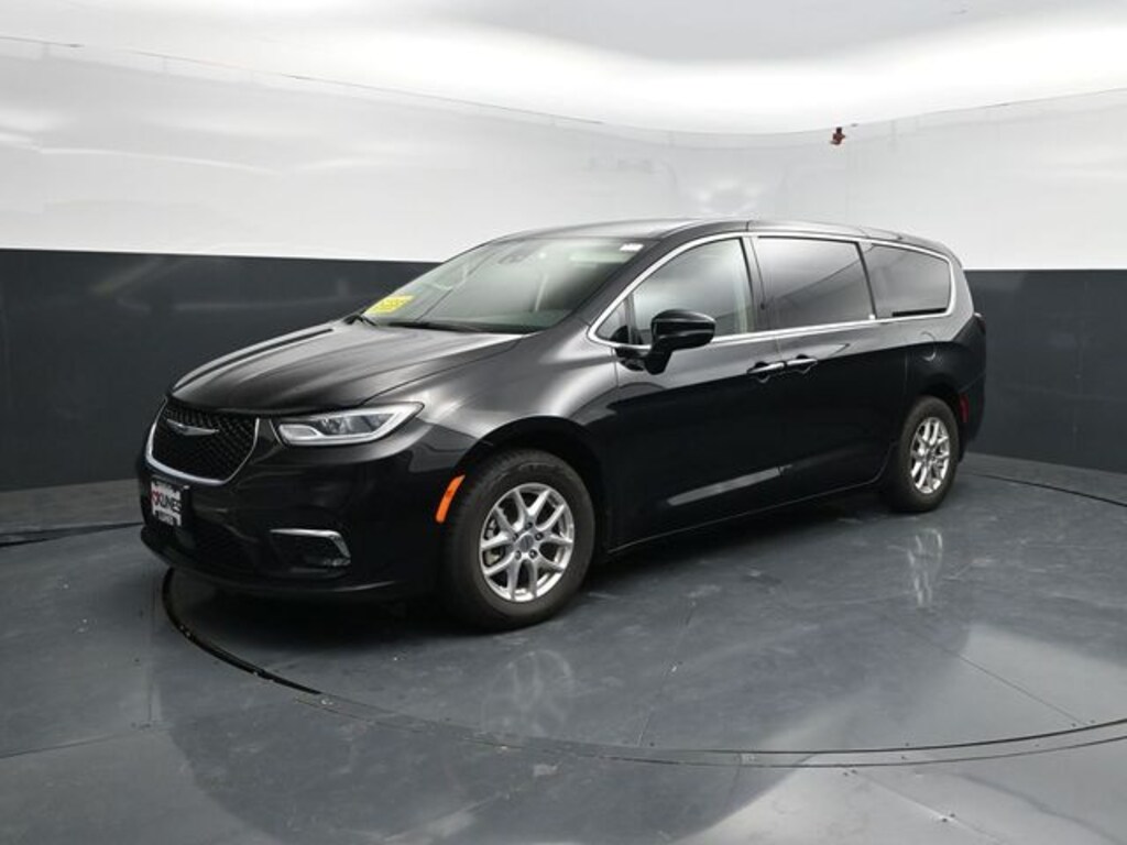 Used 2024 Chrysler Pacifica Touring L Van Passenger Van
