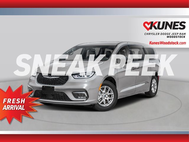 2026 Chrysler Pacifica Select's photo