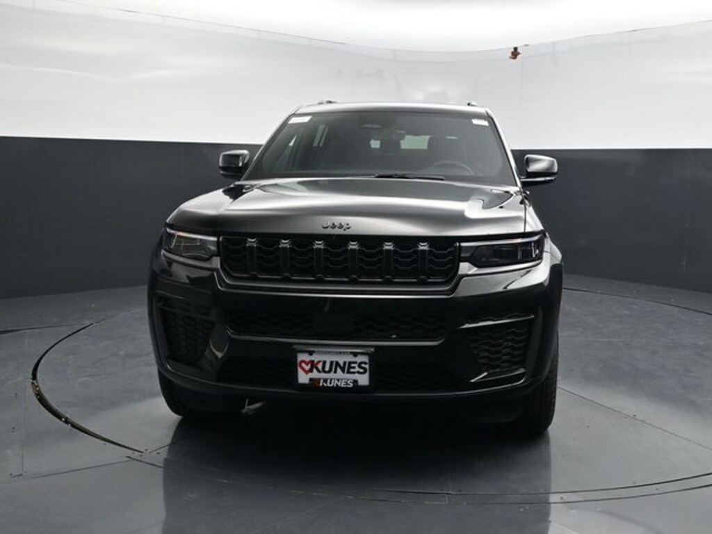 New 2026 Jeep Grand Cherokee Laredo Sport Utility