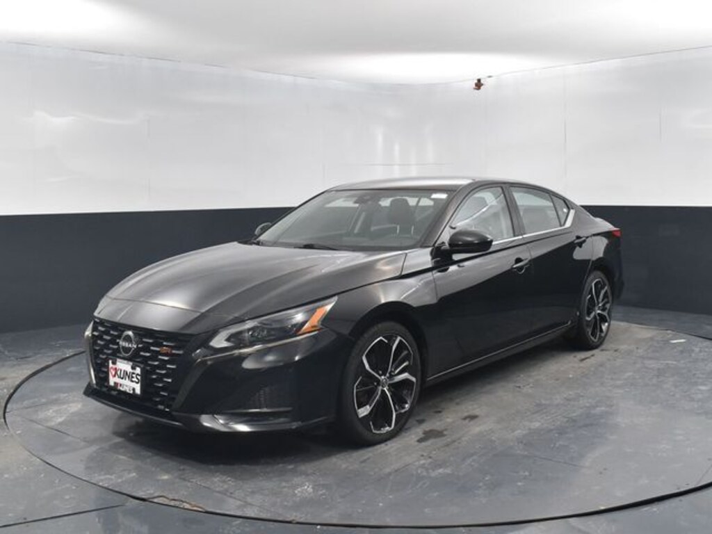 Used 2023 Nissan Altima 2.5 SR Sedan