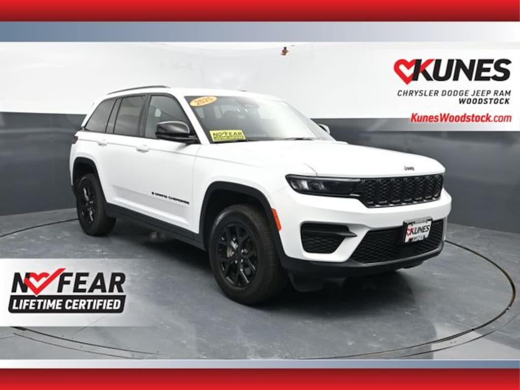 Used 2025 Jeep Grand Cherokee Laredo SUV