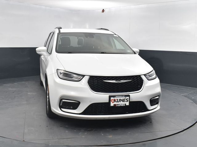 Used 2022 Chrysler Pacifica Touring L with VIN 2C4RC1BG0NR234859 for sale in Woodstock, IL
