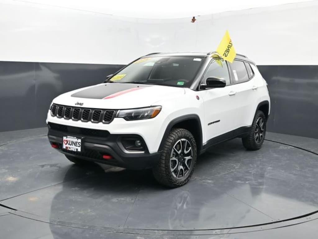 Used 2025 Jeep Compass Trailhawk SUV
