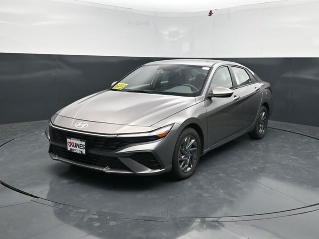 Used 2024 Hyundai Elantra SEL Sedan