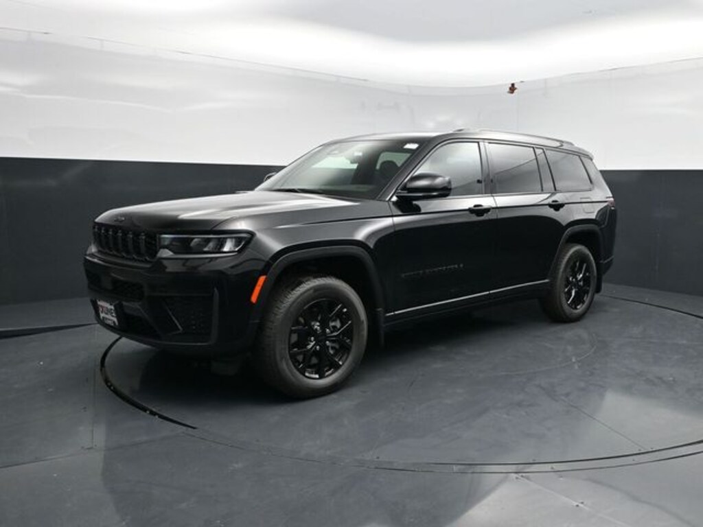 New 2026 Jeep Grand Cherokee Laredo Sport Utility