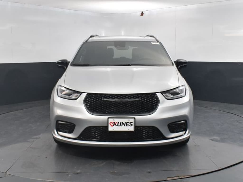 New 2026 Chrysler Pacifica Select Passenger Van