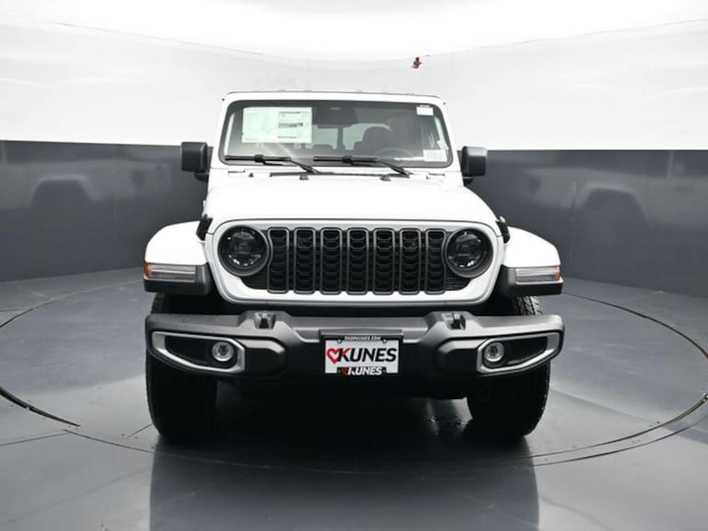 New 2026 Jeep Gladiator Sport S Pickup
