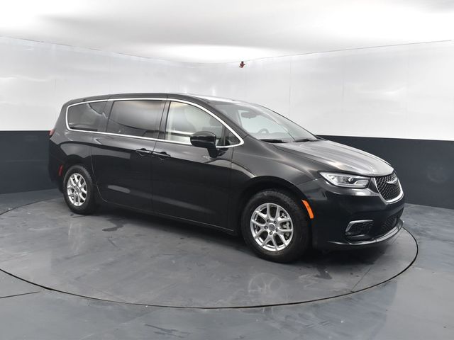 Used 2023 Chrysler Pacifica Touring L with VIN 2C4RC1BG5PR533217 for sale in Woodstock, IL