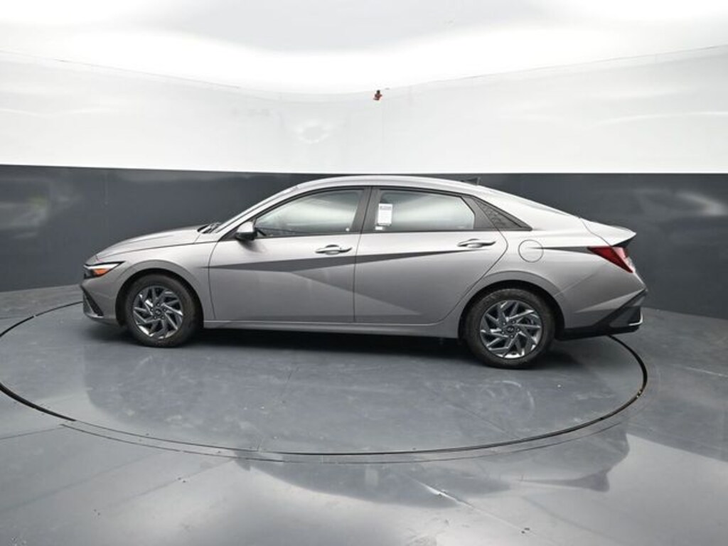 Used 2024 Hyundai Elantra SEL Sedan