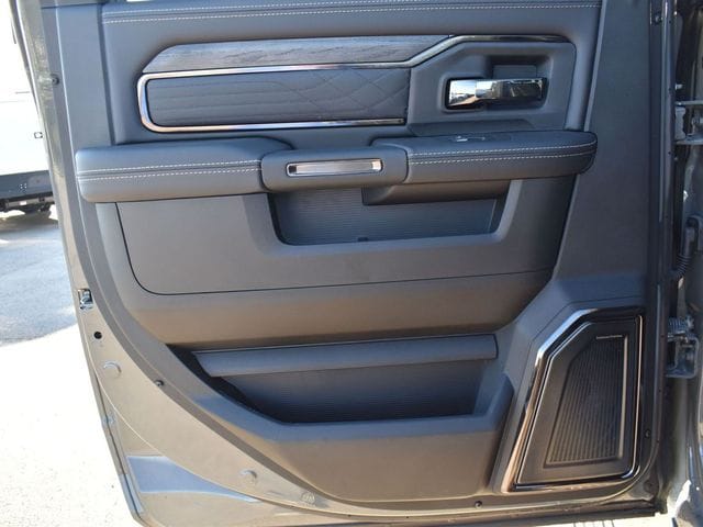 2026 RAM 3500 Limited - Photo 20