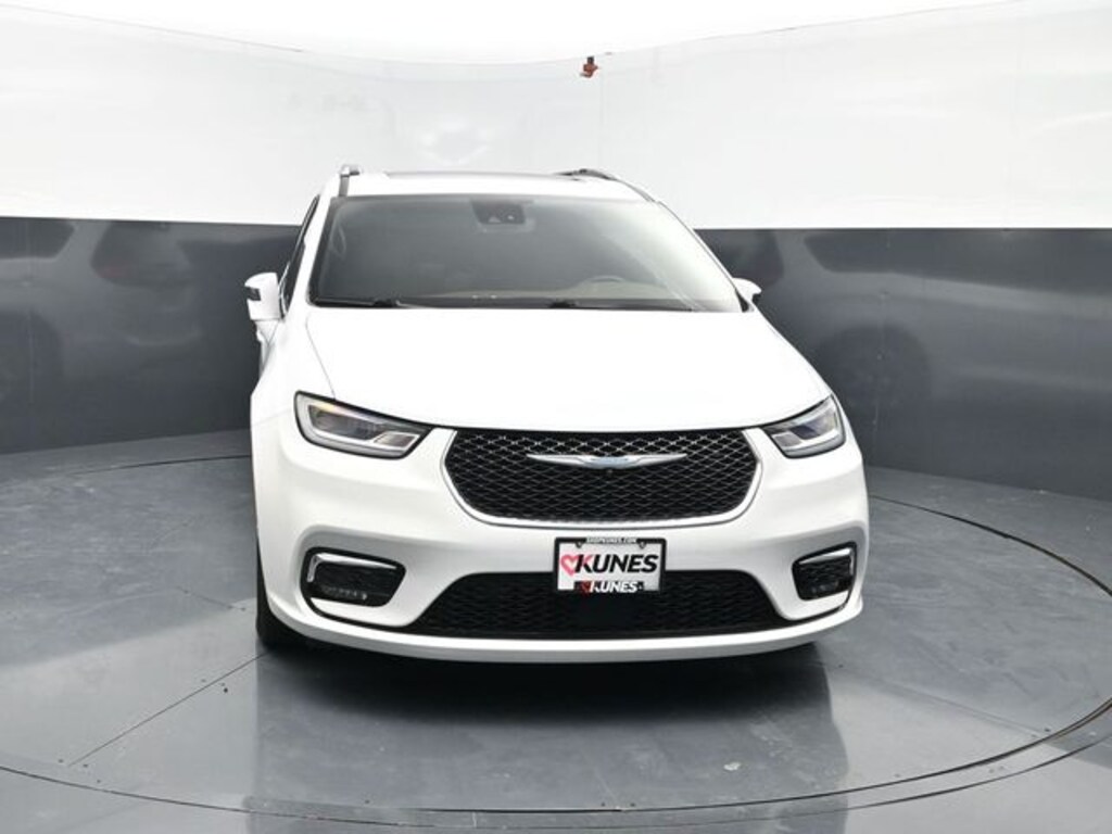Used 2021 Chrysler Pacifica Hybrid Limited Van Passenger Van