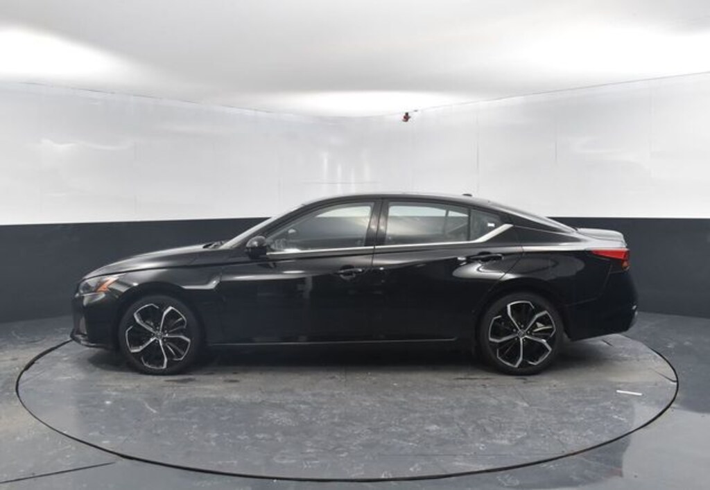 Used 2023 Nissan Altima 2.5 SR Sedan