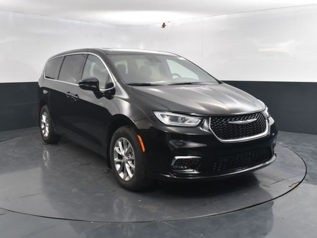 New 2026 Chrysler Pacifica Select Passenger Van