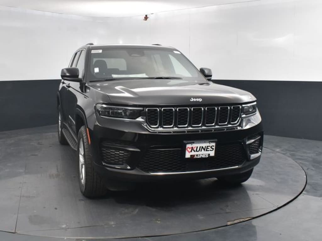 New 2025 Jeep Grand Cherokee Laredo X Sport Utility