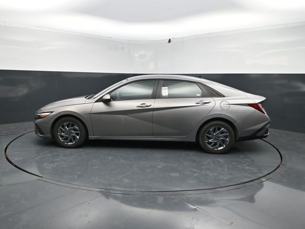 Used 2024 Hyundai Elantra SEL Sedan