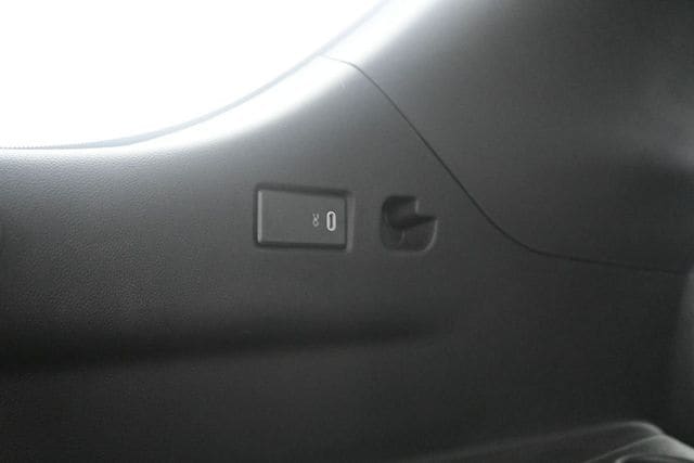2025 GMC Yukon Elevation - Photo 32