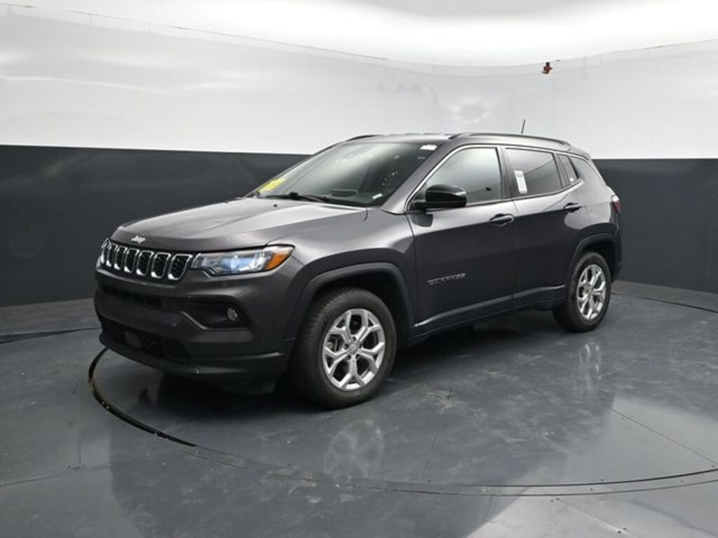 Used 2024 Jeep Compass Latitude SUV