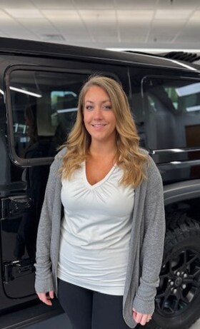 Staff member Dawn Meloney from 6a689abd91c3