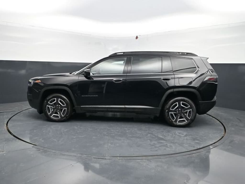 New 2026 Jeep Cherokee Laredo Sport Utility