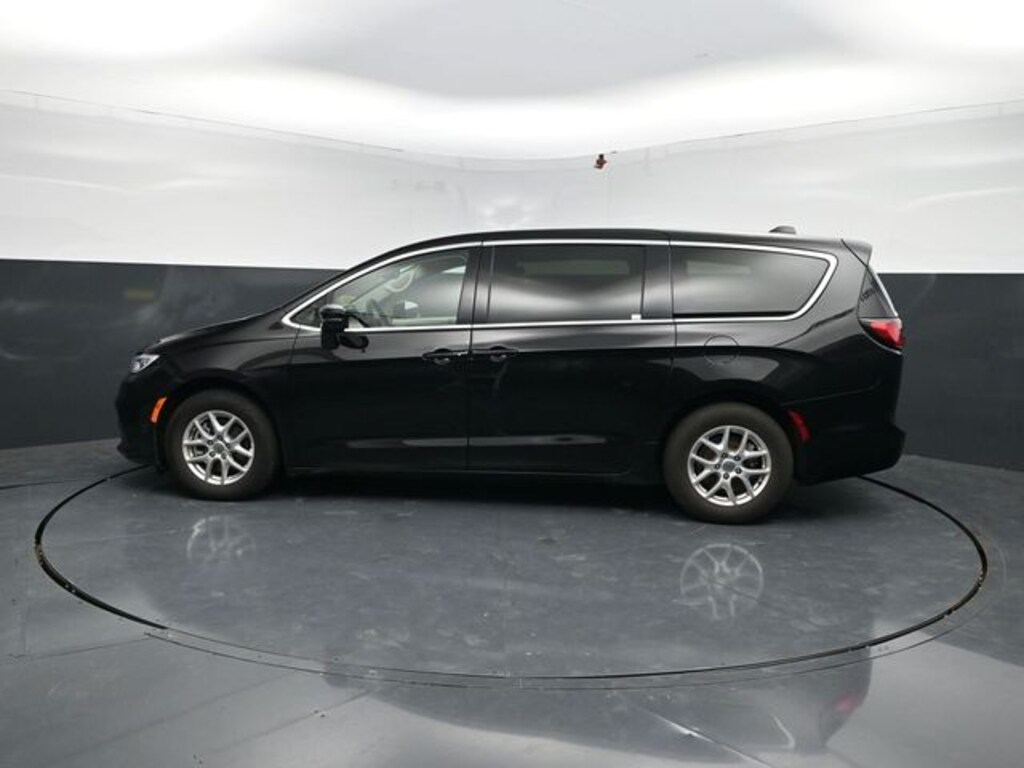 Used 2024 Chrysler Pacifica Touring L Van Passenger Van