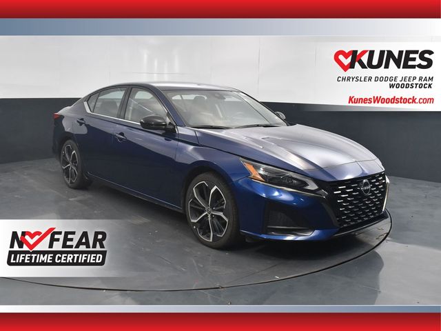 2023 Nissan Altima SR