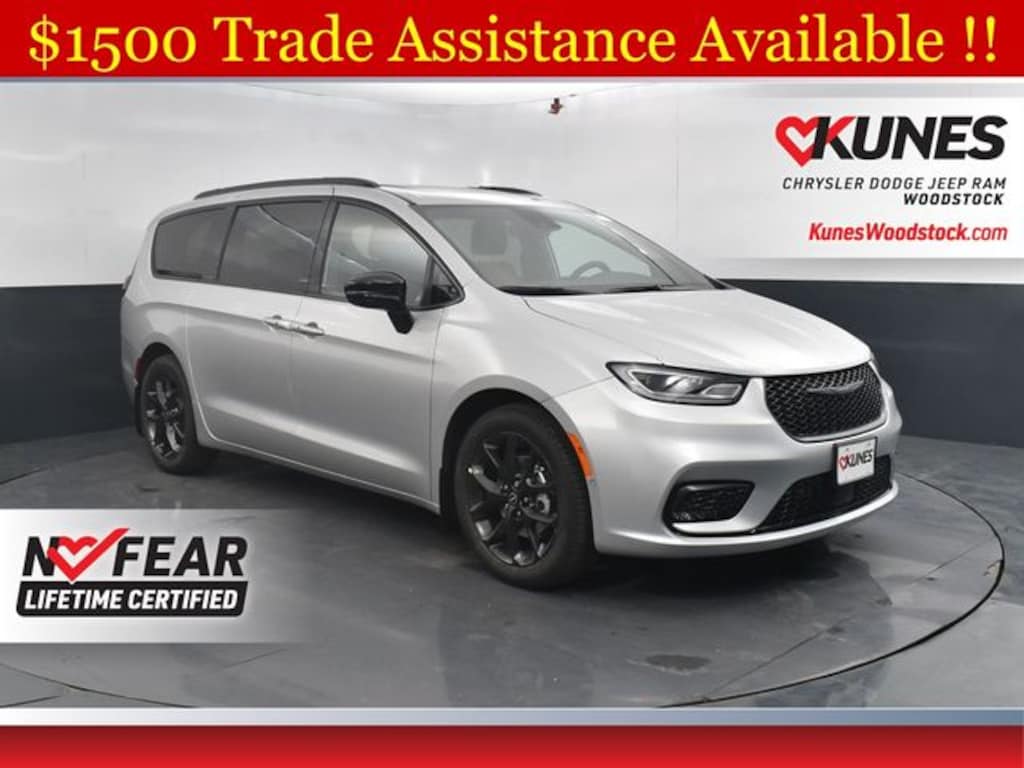 New 2026 Chrysler Pacifica Select Passenger Van