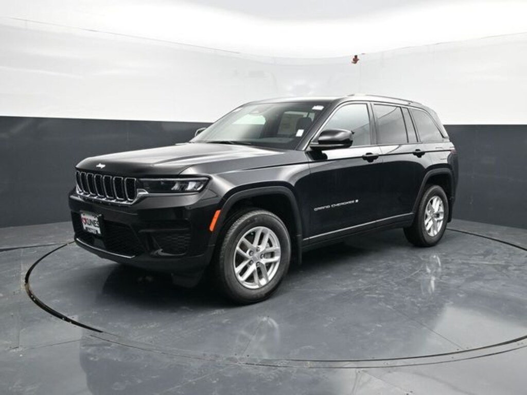 New 2026 Jeep Grand Cherokee Laredo Sport Utility